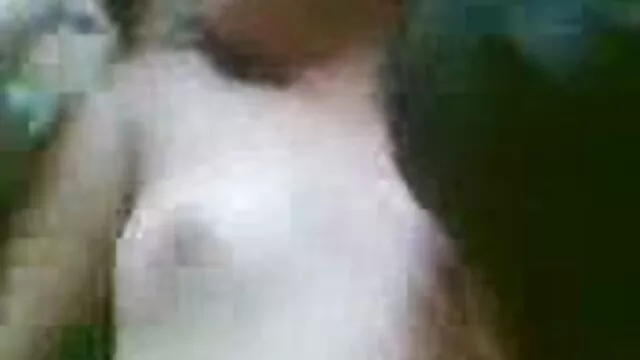 Compré a una mujer emo con tatuajes, en un dormitorio y follé a lo perrito a través de videos de madres tetonas follando pantimedias rotas en una calle trasera.