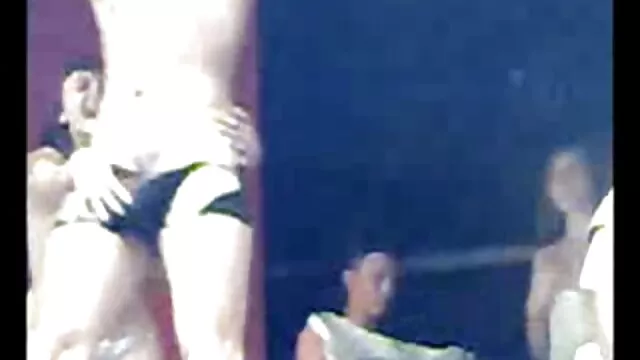 El hombre tranquilo se despertó de su sueño en madres amateur follando un estado de excitación y antes de estudiar se subió a su pijama con un bolígrafo.