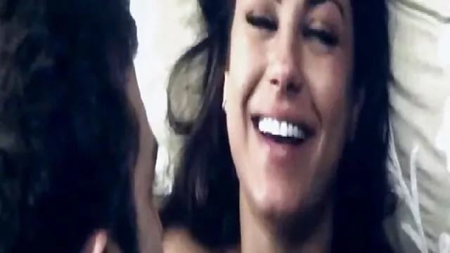 Secretaria experimentada en incesto maduras españolas tatuajes chupa polla al jefe en el casting con un anillo en el clítoris