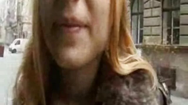 Khalifa mira tristemente a la cámara cuando la cápsula maduras suegras follando de alguien mira con una gorra mojada