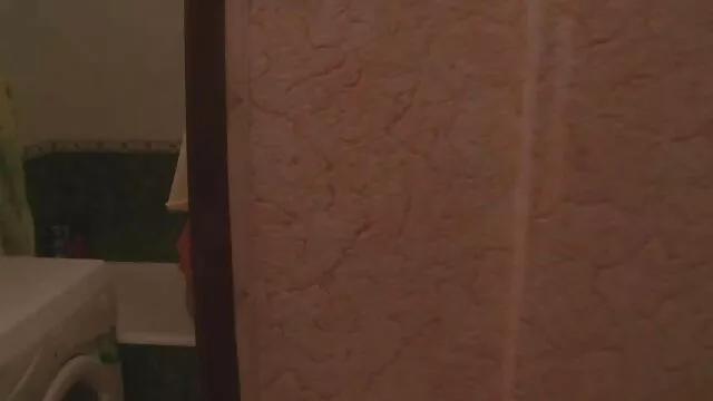 El traje erógeno de la enfermera del hospital excitó el pimiento de modo que picoteó un nido esponjoso con un madre madura follada por su hijo pico grueso