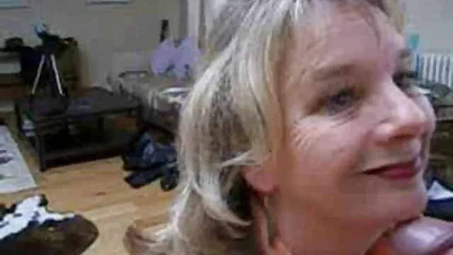 Una chica por el pelo y por el culo, y está llorando a todo pulmón más fuerte que follarme maduras incestuosas videos por el culo