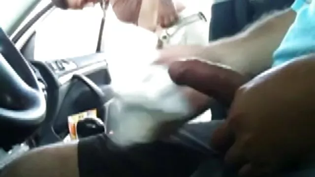 Las señoritas se lavan el coño unas a otras, por primera vez tocando los dedos de los genitales mamas maduras follando de otras personas