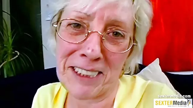 La señorita le lamió el culo al campesino, y él bzdnul en madre follada por joven su boca, este cayó en un olor desagradable