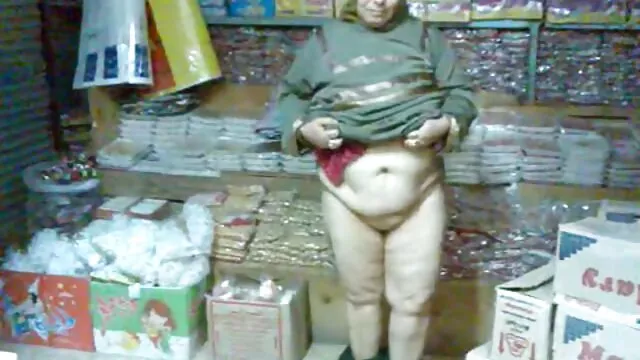 Ama de casa videos mamas maduras pilla a hermanita masturbándose y oliendo sus bragas