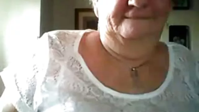 Zhorik martilla en las encías con un gran colgado y cuando ella se fortaleció, empujó a una mujer señoras maduras folladas kazaja a un cáncer permanente.