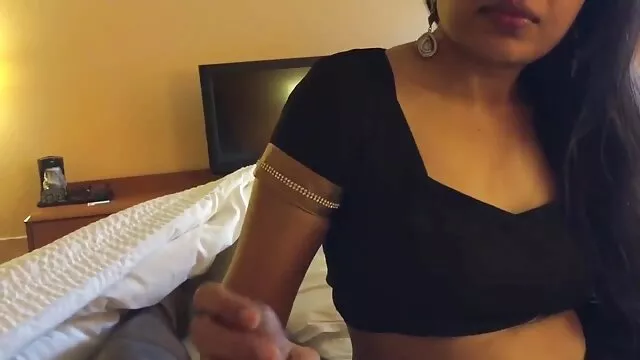 La acróbata armenia se lame una bola de masa y se lleva al orgasmo en una pose sofisticada suegras maduras follando