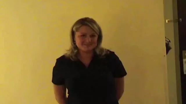 Kashtanka con la madres follando jovenes boca llena se atraganta con un miembro hasta las bolas y babea